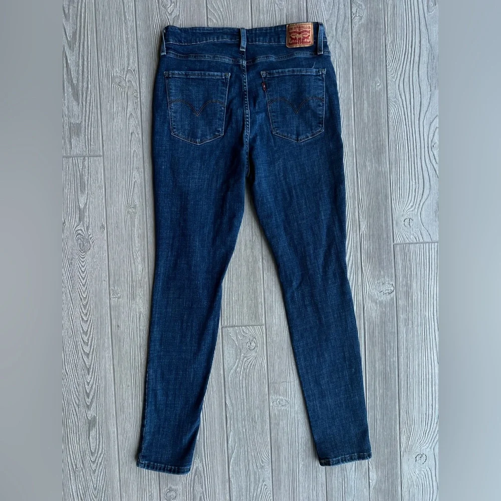 Levi’s 721 High Rise Distressed Skinny Size 31 31x29